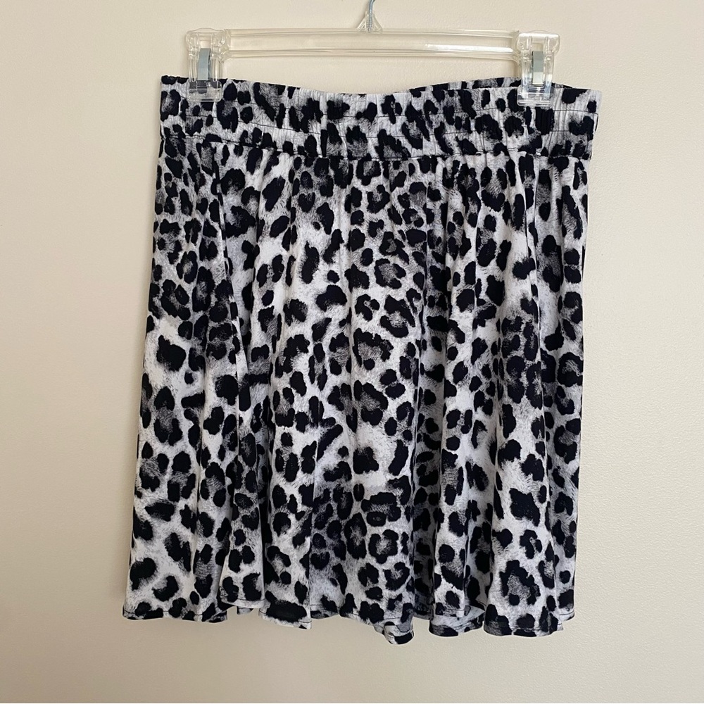 Vero Moda Black and White Skater Skirt Knee-Length Pleated